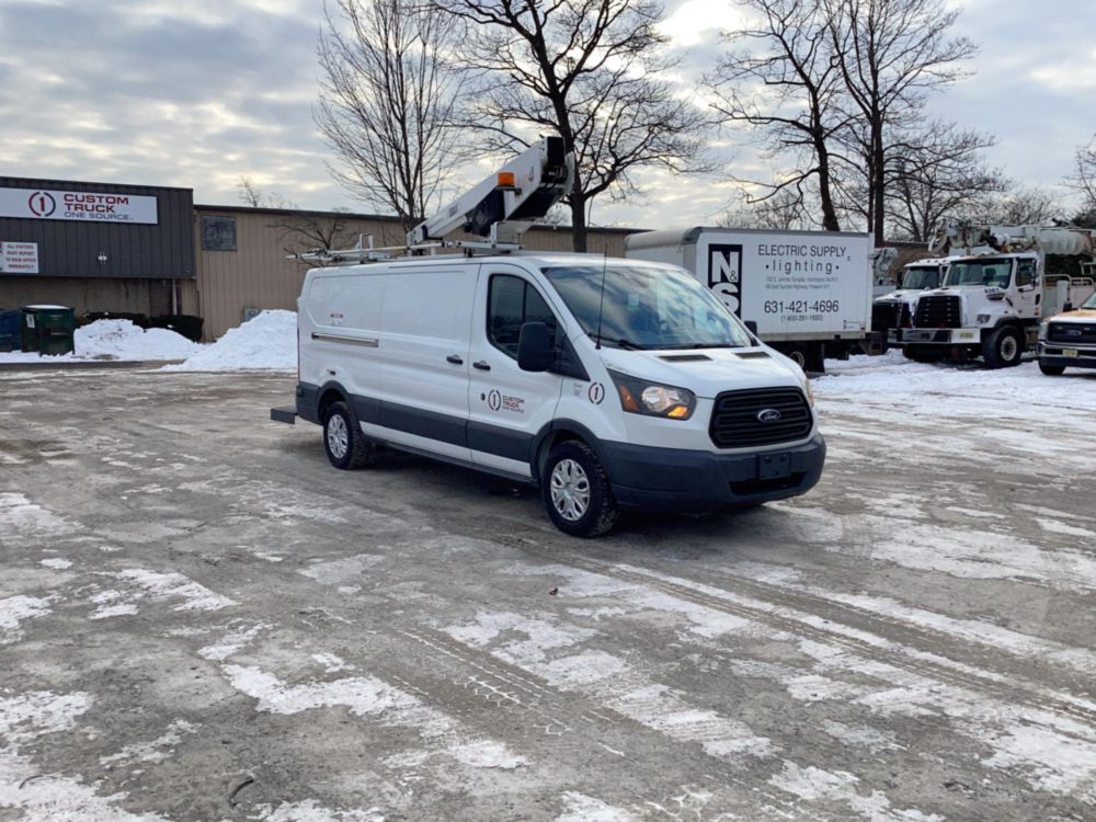 2018 Ford T-350 4x2 Versalift Vantel-29-NE Bucket Van