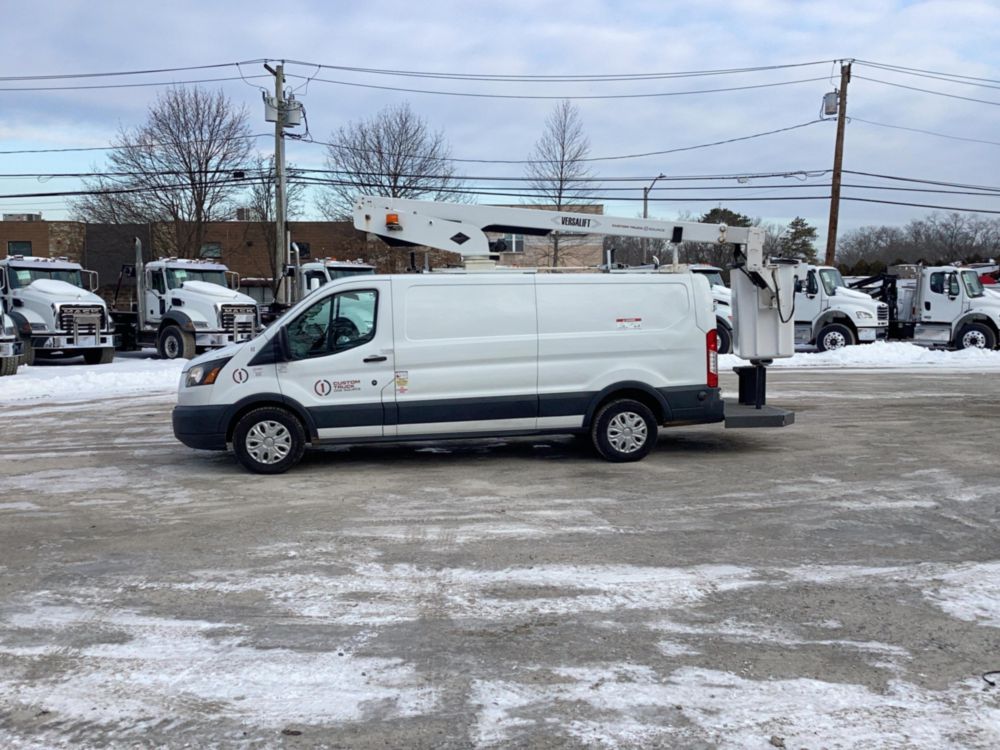 2018 Ford T-350 4x2 Versalift Vantel-29-NE Bucket Van
