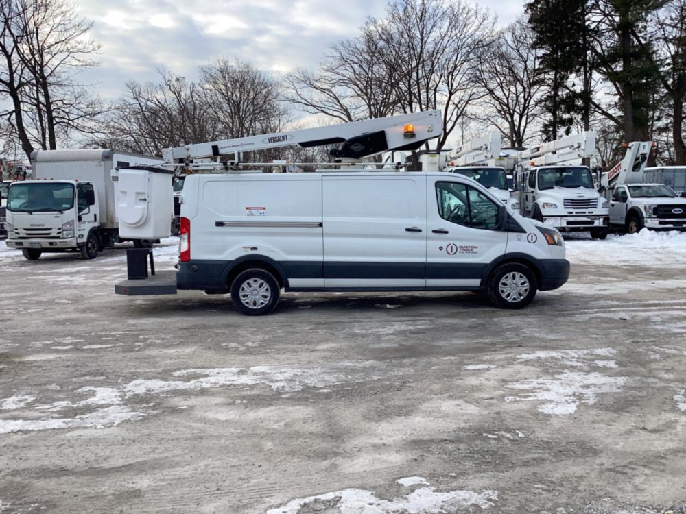 2018 Ford T-350 4x2 Versalift Vantel-29-NE Bucket Van