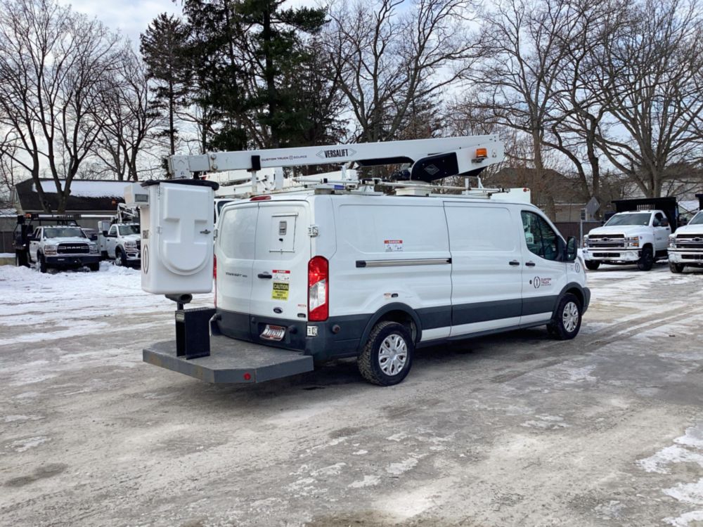 2018 Ford T-350 4x2 Versalift Vantel-29-NE Bucket Van