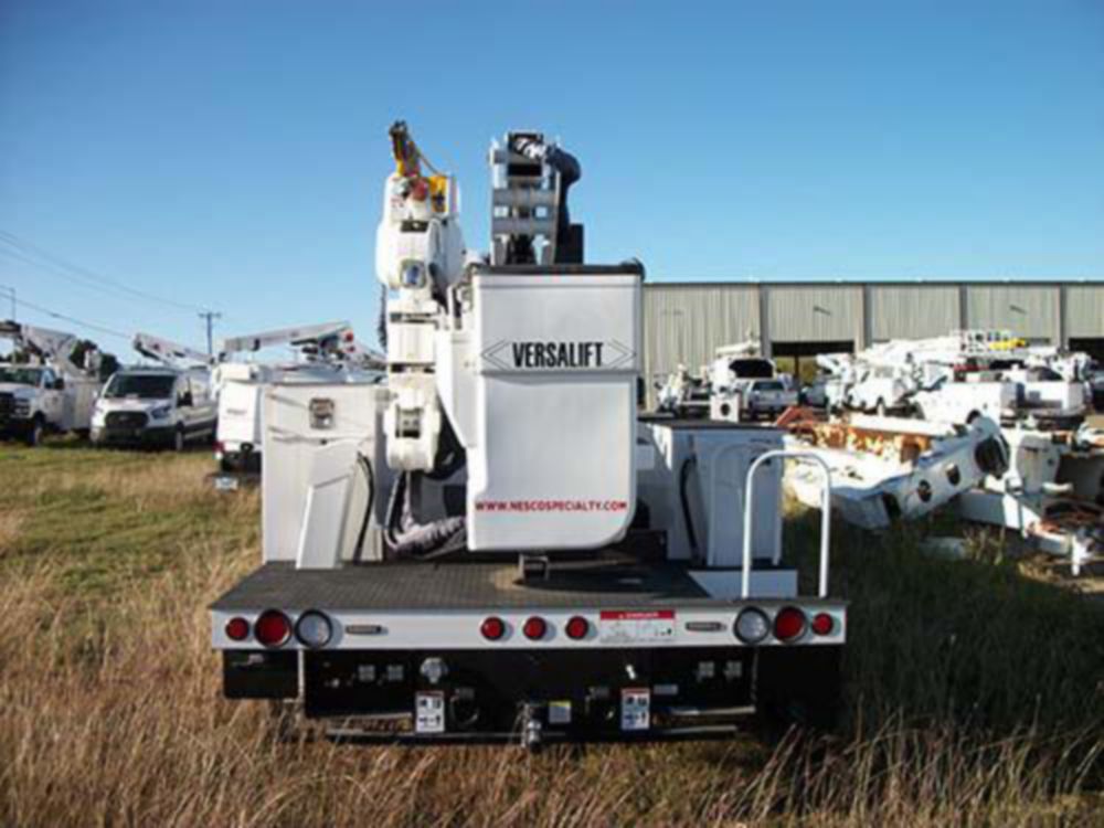 52 ft Insulated Material Handling Distribution Bucket Truck