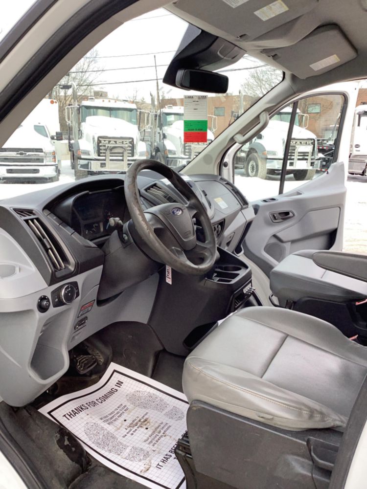 2018 Ford T-350 4x2 Versalift Vantel-29-NE Bucket Van
