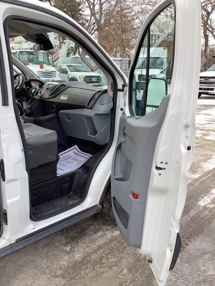 2018 Ford T-350 4x2 Versalift Vantel-29-NE Bucket Van