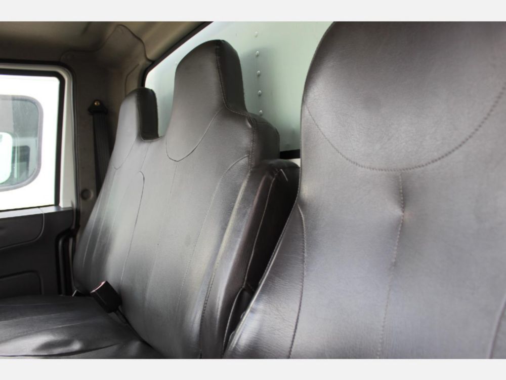2013 Int'l Diesel 6x4 Automatic Box Truck