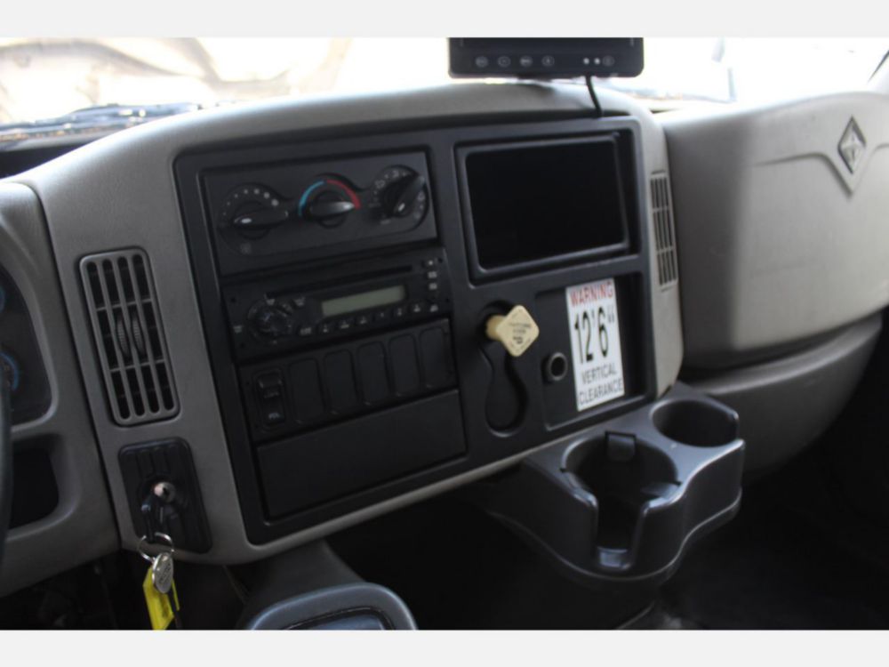 2013 Int'l Diesel 6x4 Automatic Box Truck