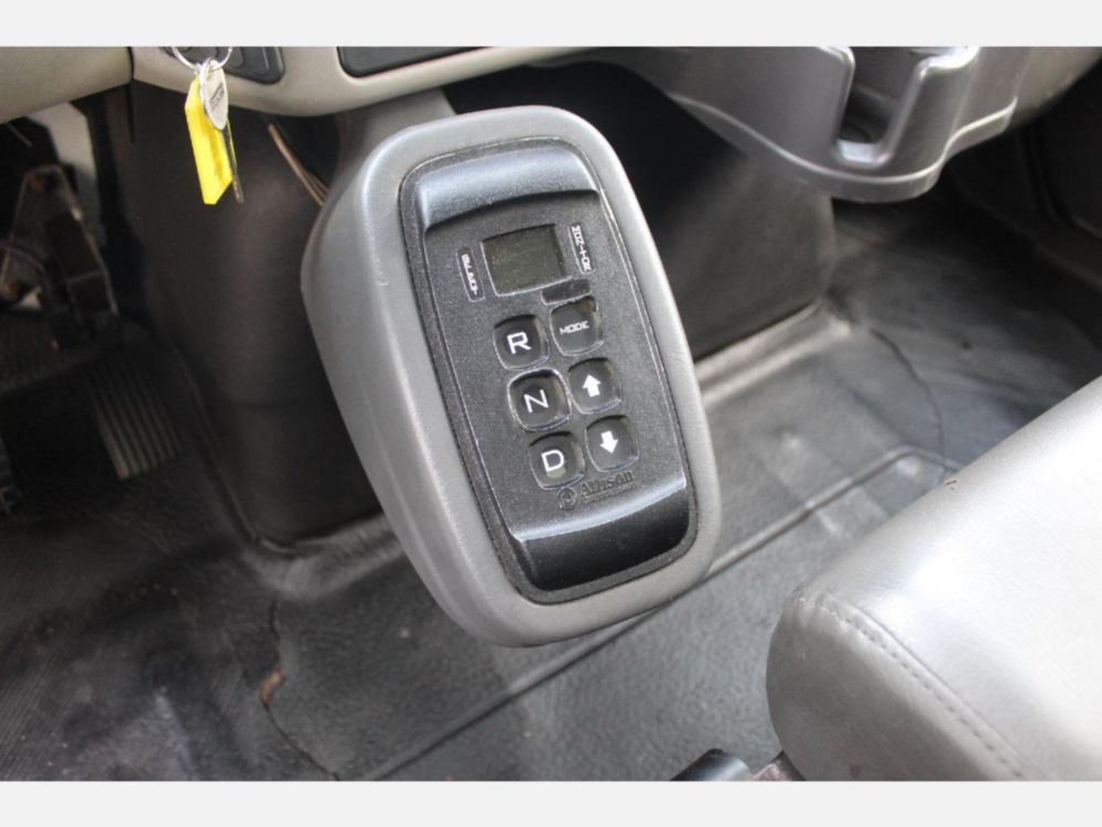 2013 Int'l Diesel 6x4 Automatic Box Truck