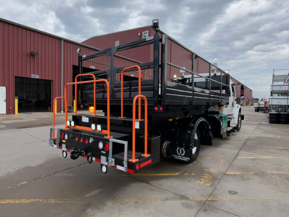 2026 Freightliner M2106 4x2 TESCO BSL100-14 Hi-Rail Scissor Lift Truck
