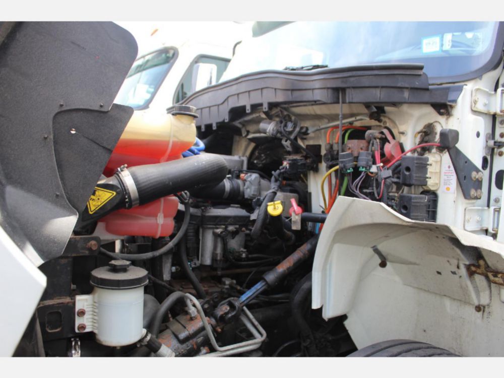 2013 Int'l Diesel 6x4 Automatic Box Truck