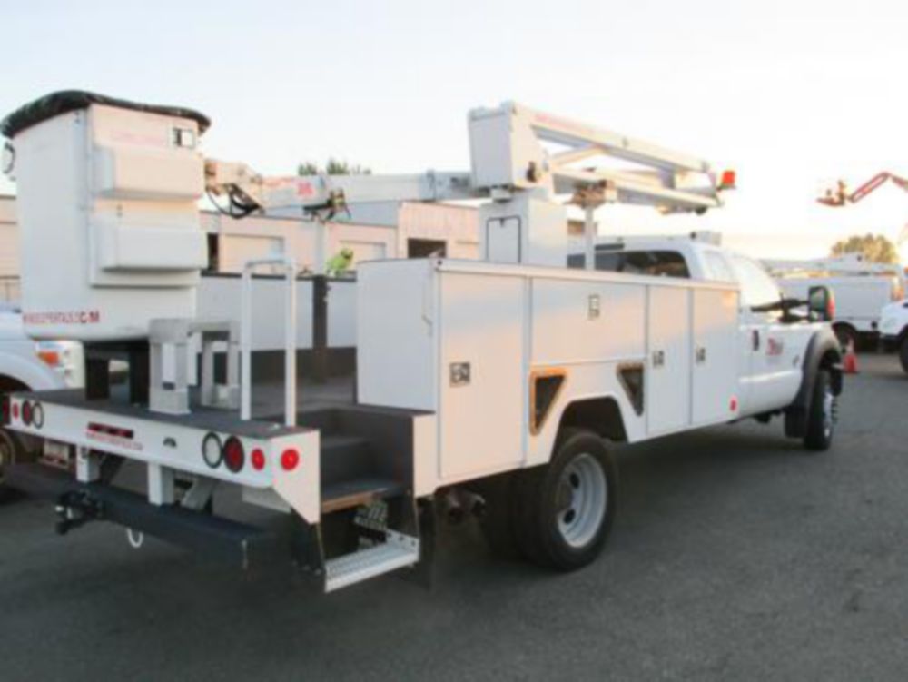 43 ft Non Insulated AWD Telecom Bucket Truck