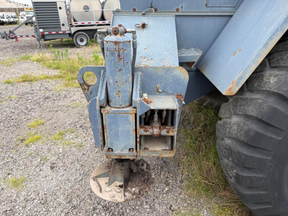 1993 LORAIN LRT-230E Rough Terrain Crane