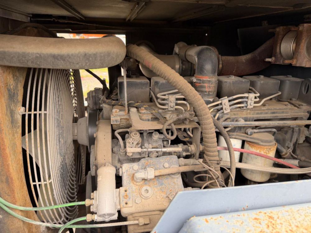 1993 LORAIN LRT-230E Rough Terrain Crane