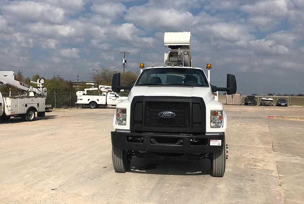 40 ft Insulated Non Material Handling Distribution Bucket Truck