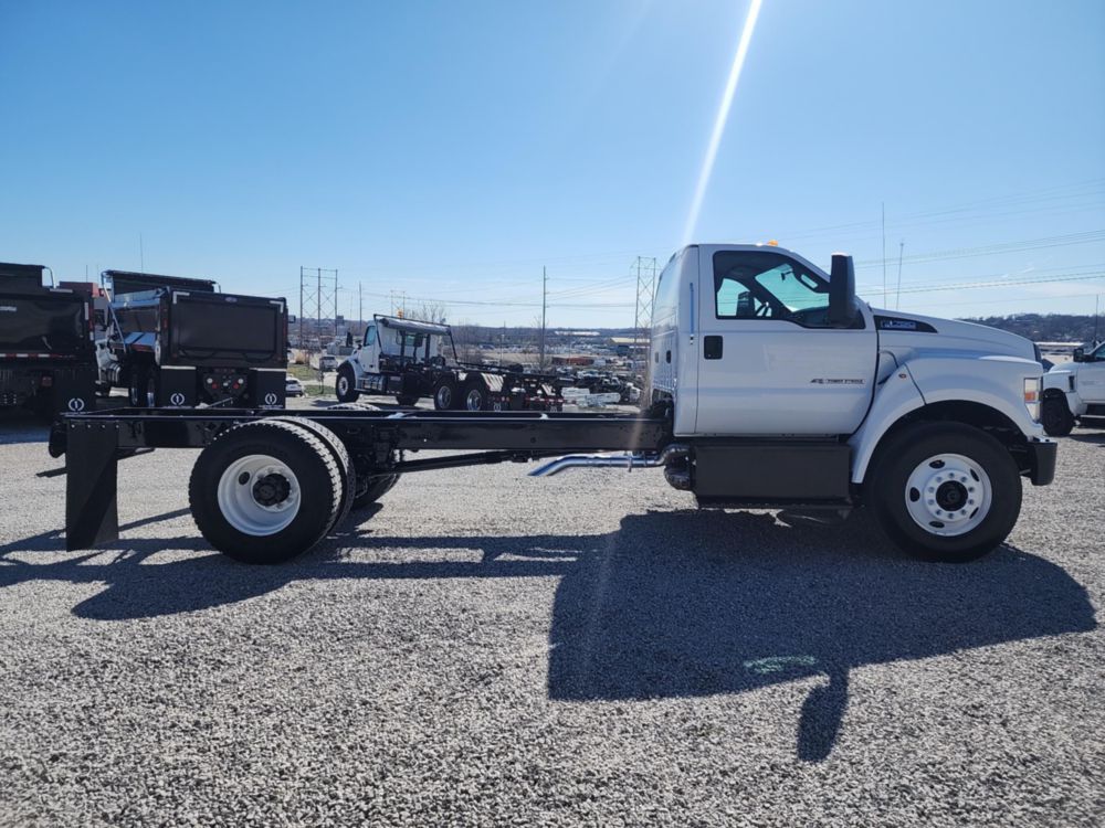 2019 Ford F-750 4x2 Cab & Chassis