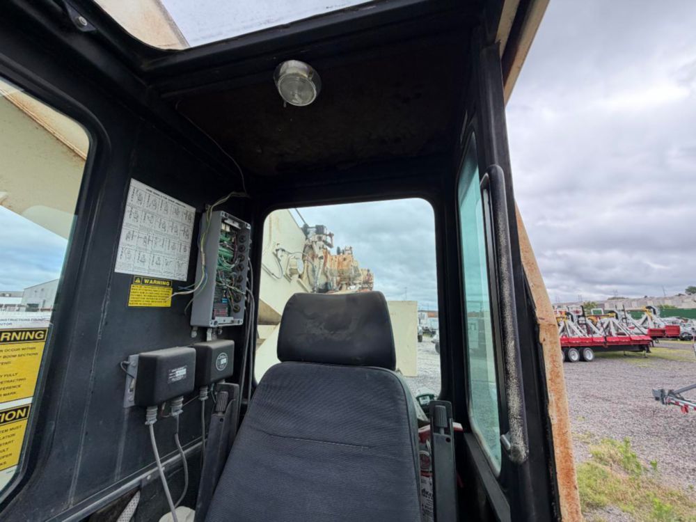 1993 LORAIN LRT-230E Rough Terrain Crane
