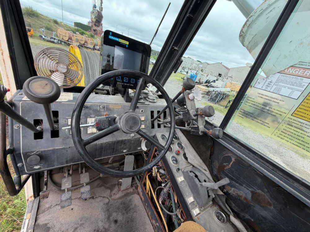 1993 LORAIN LRT-230E Rough Terrain Crane