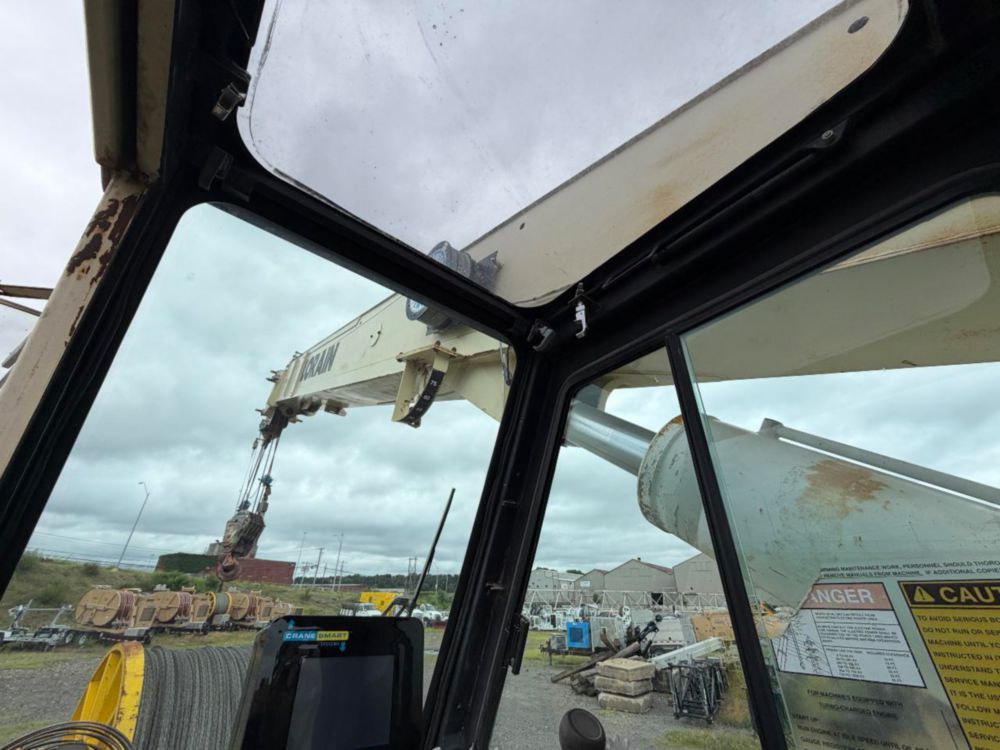 1993 LORAIN LRT-230E Rough Terrain Crane