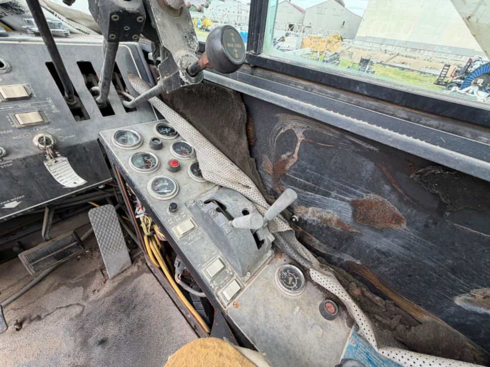 1993 LORAIN LRT-230E Rough Terrain Crane