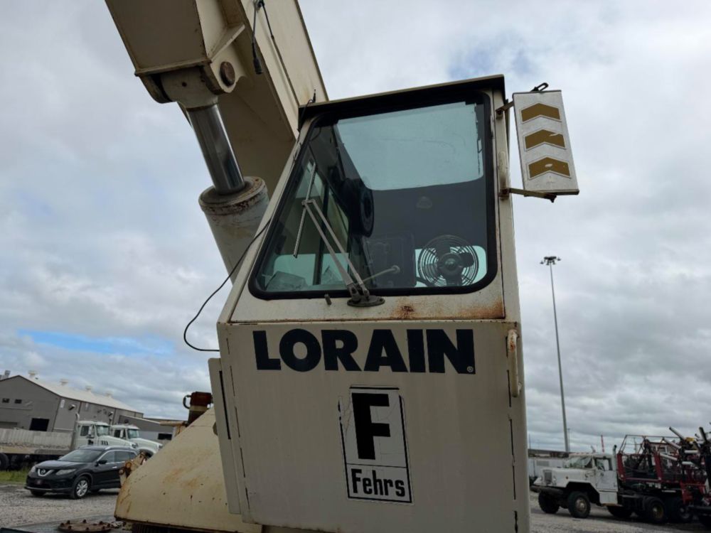 1993 LORAIN LRT-230E Rough Terrain Crane