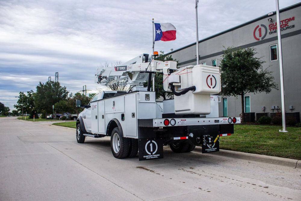 40 ft Insulated Non Material Handling AWD Distribution Bucket Truck