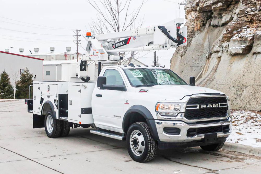 40 ft Insulated Non Material Handling Distribution Bucket Truck