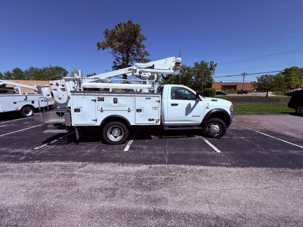 2022 Dodge 5500 4x4 Diesel Altec AT-235 Bucket Truck