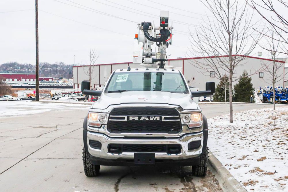 40 ft Insulated Non Material Handling Distribution Bucket Truck