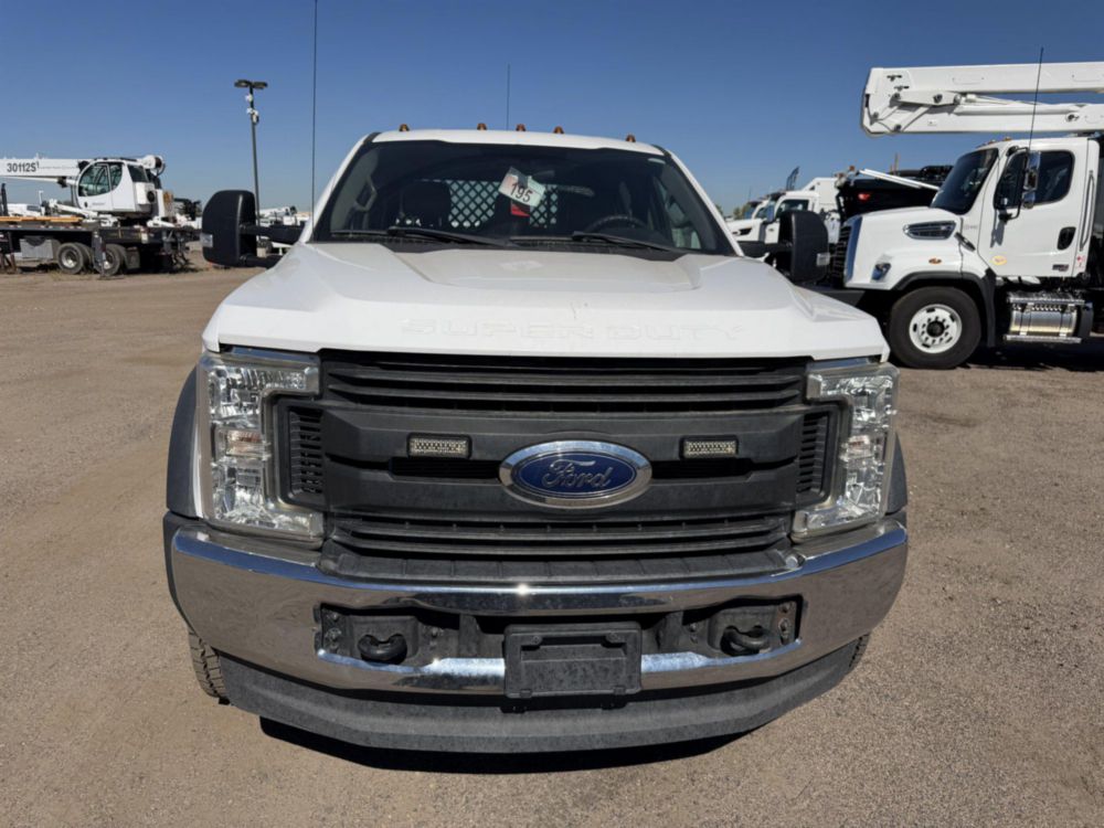 2018 Ford F-550 4x4 Crew Cab Flatbed Truck