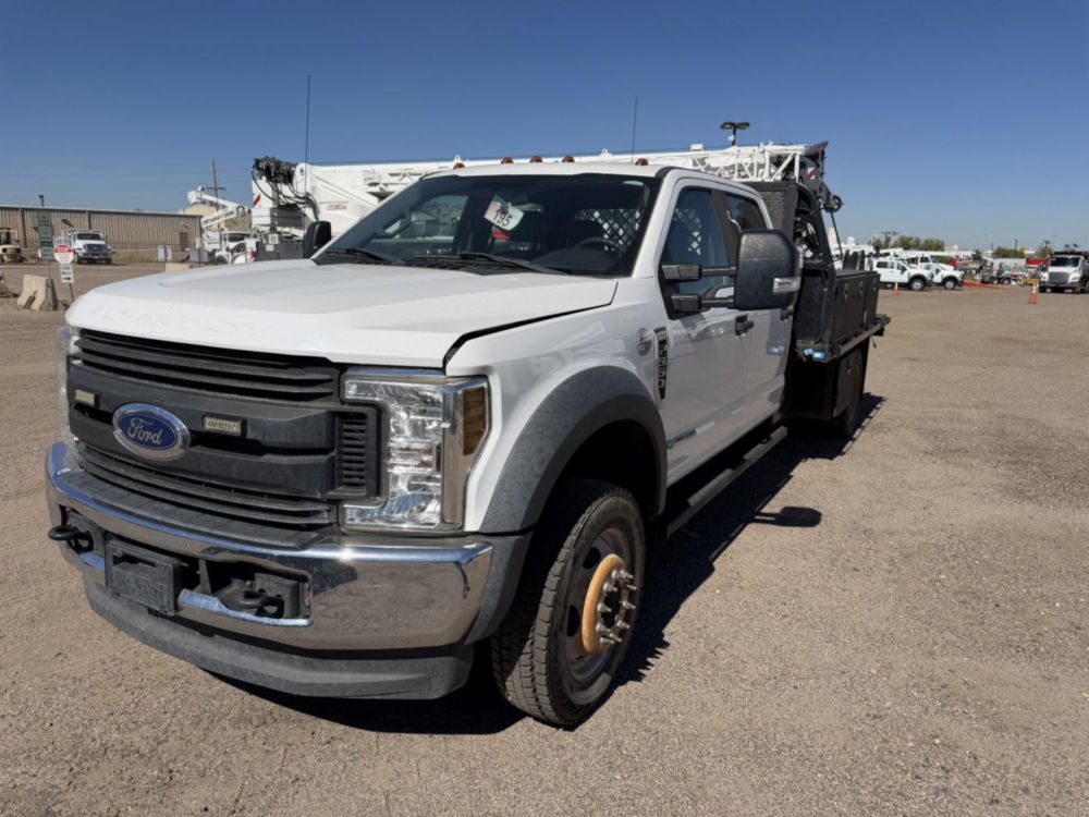 2018 Ford F-550 4x4 Crew Cab Flatbed Truck