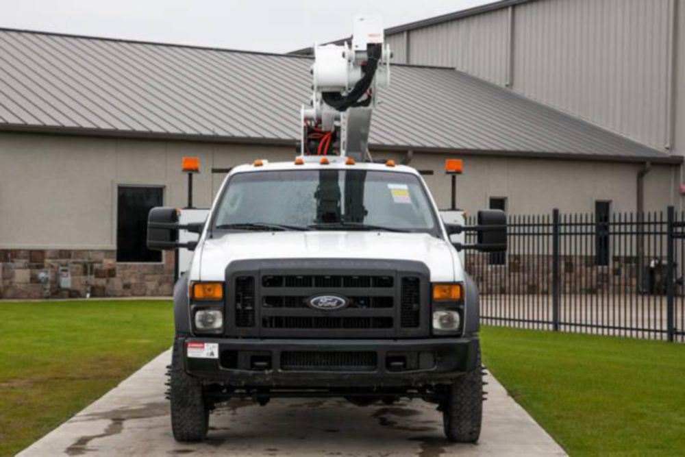 37 ft Insulated AWD Telecom Bucket Truck