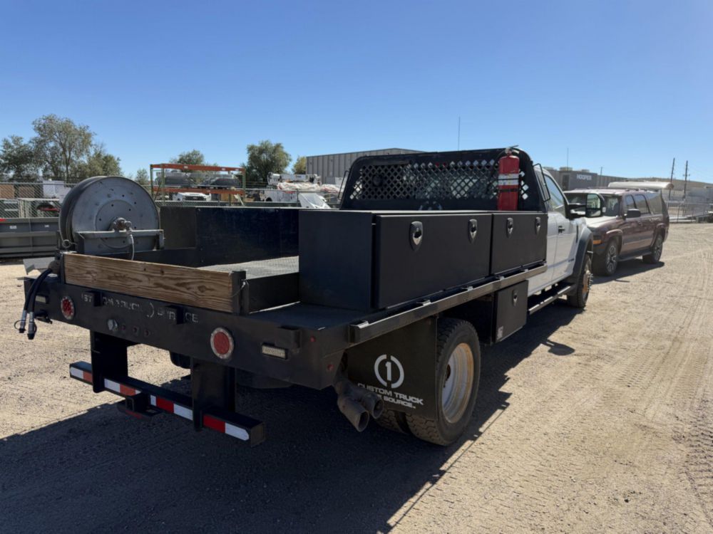 2018 Ford F-550 4x4 Crew Cab Flatbed Truck