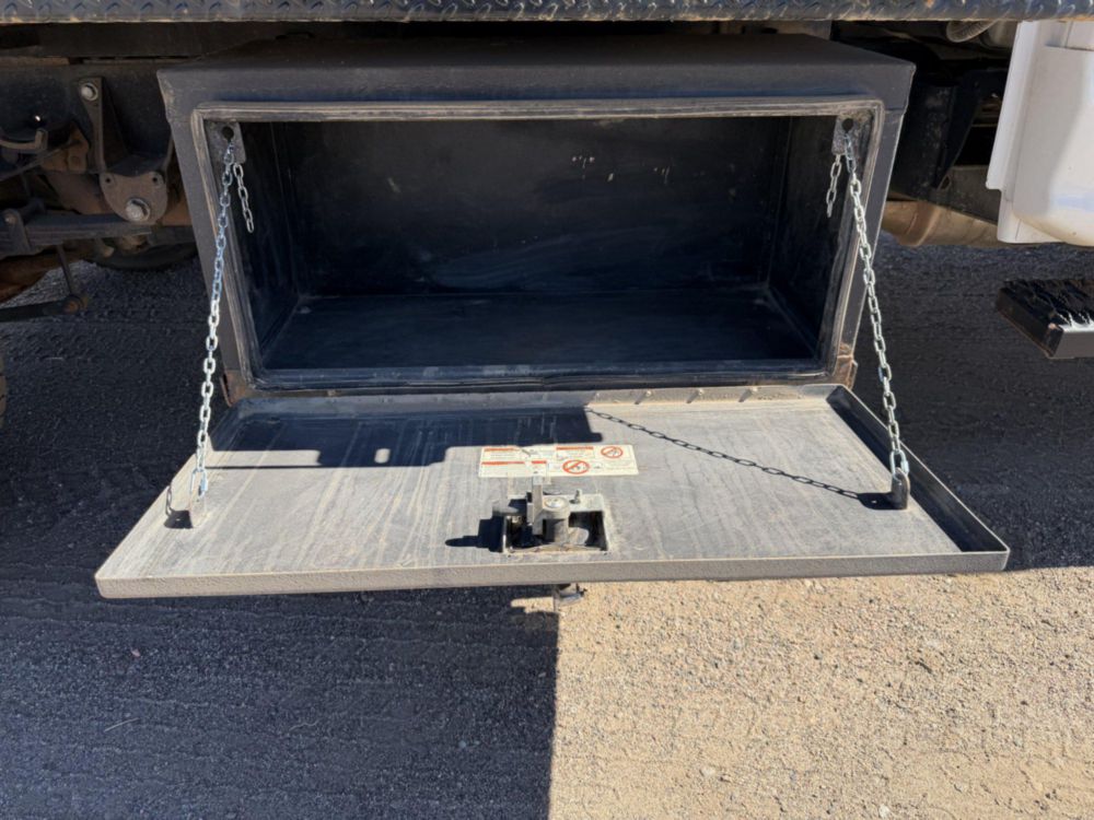 2018 Ford F-550 4x4 Crew Cab Flatbed Truck