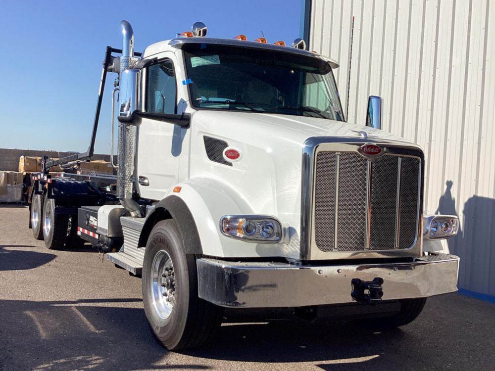 2025 Peterbilt 567 6x4 Load King 60K-CA Roll-Off Truck