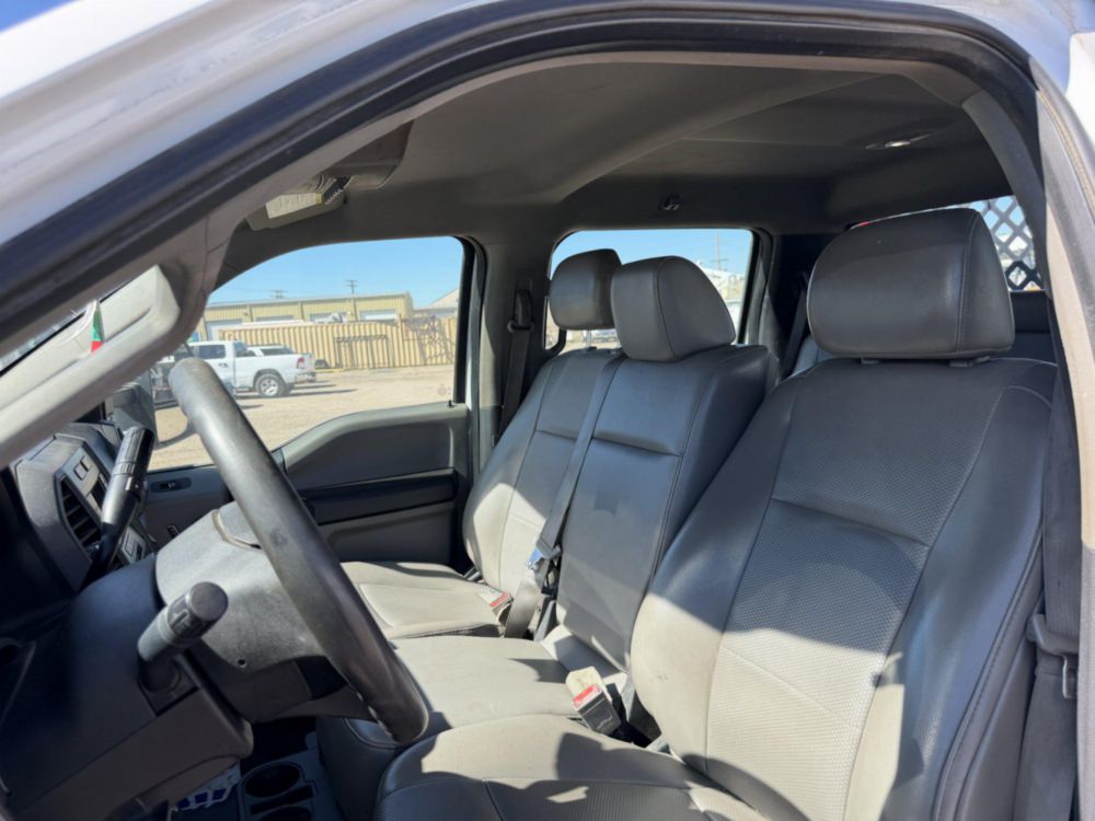 2018 Ford F-550 4x4 Crew Cab Flatbed Truck