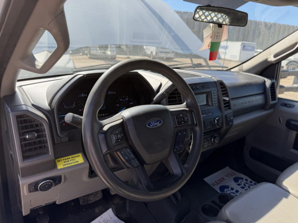 2018 Ford F-550 4x4 Crew Cab Flatbed Truck