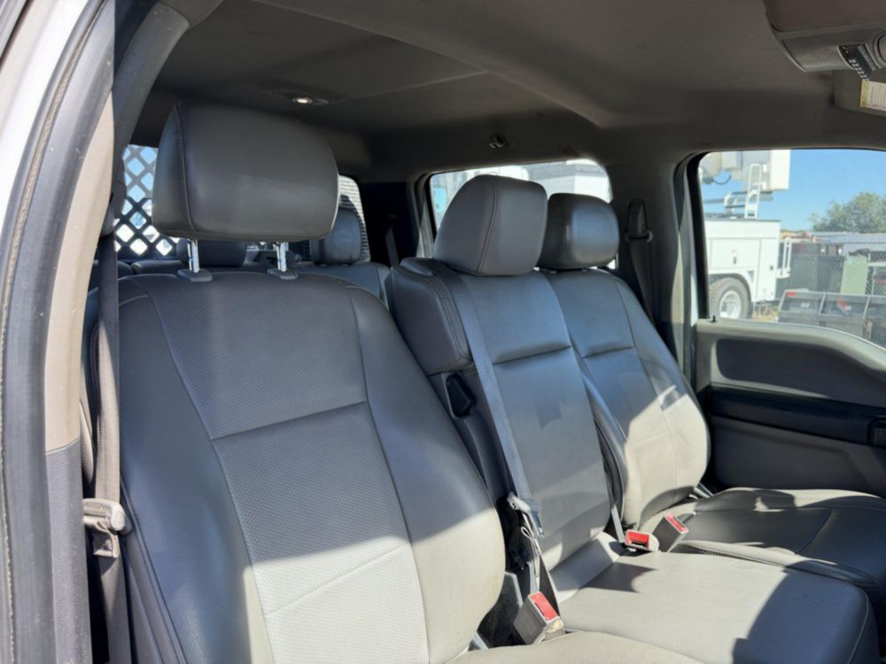 2018 Ford F-550 4x4 Crew Cab Flatbed Truck