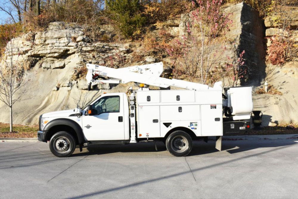 38 ft Insulated AWD Telecom Bucket Truck