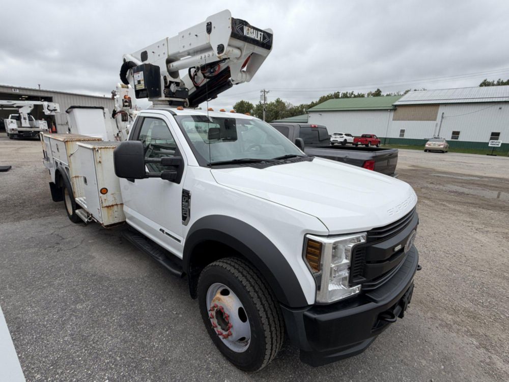 2019 Ford F-550 4x4 Versalift VST-40I Material Handler Bucket Truck