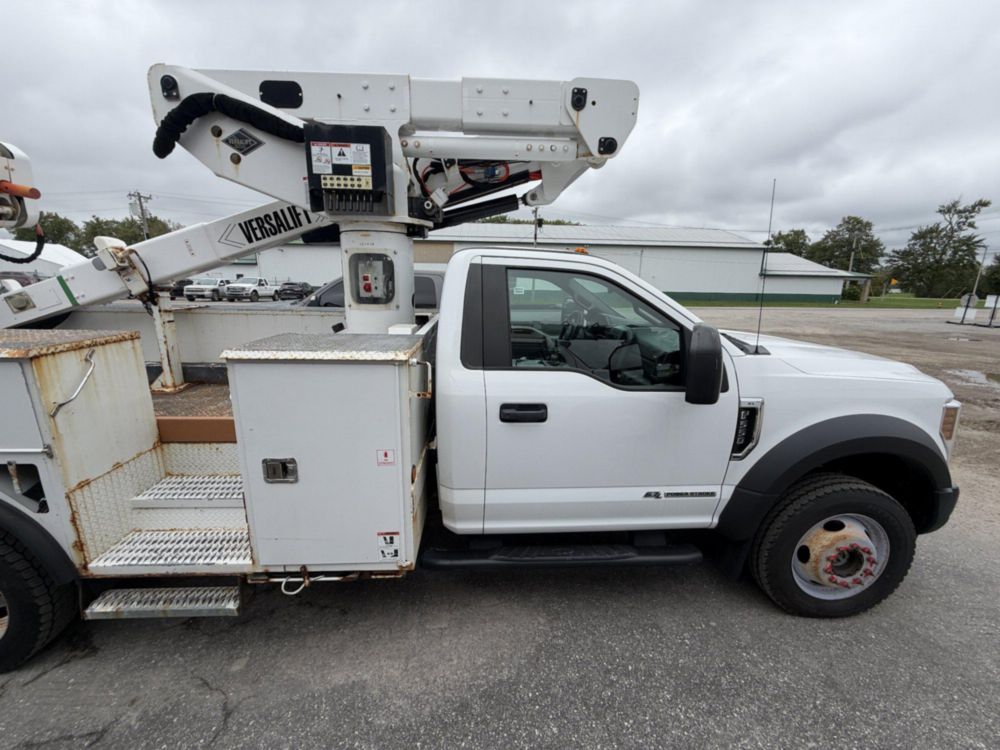 2019 Ford F-550 4x4 Versalift VST-40I Material Handler Bucket Truck