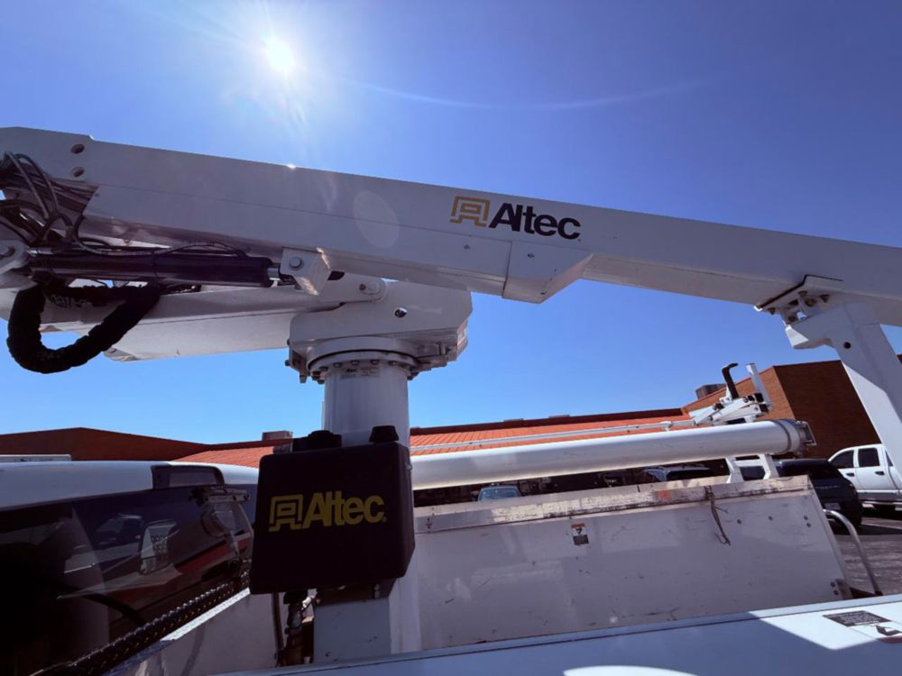 2022 Dodge 5500 4x4 Diesel Altec AT-235 Bucket Truck