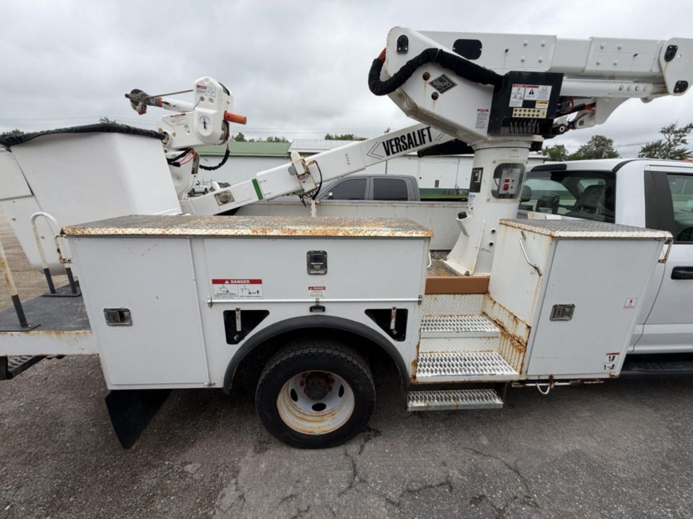 2019 Ford F-550 4x4 Versalift VST-40I Material Handler Bucket Truck