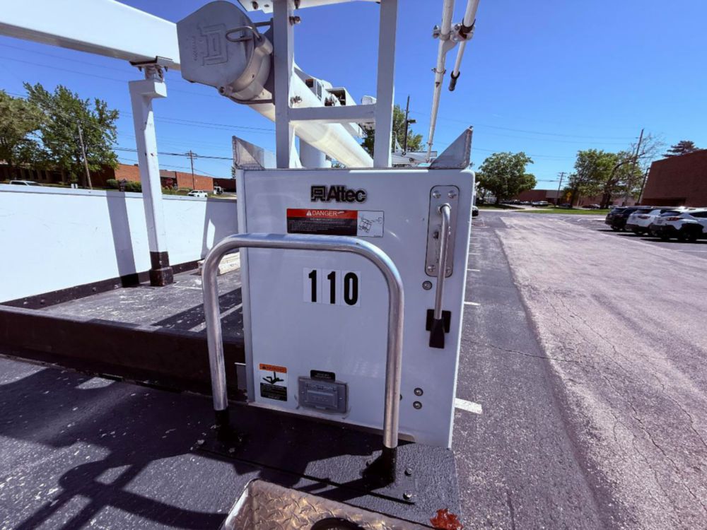 2022 Dodge 5500 4x4 Diesel Altec AT-235 Bucket Truck