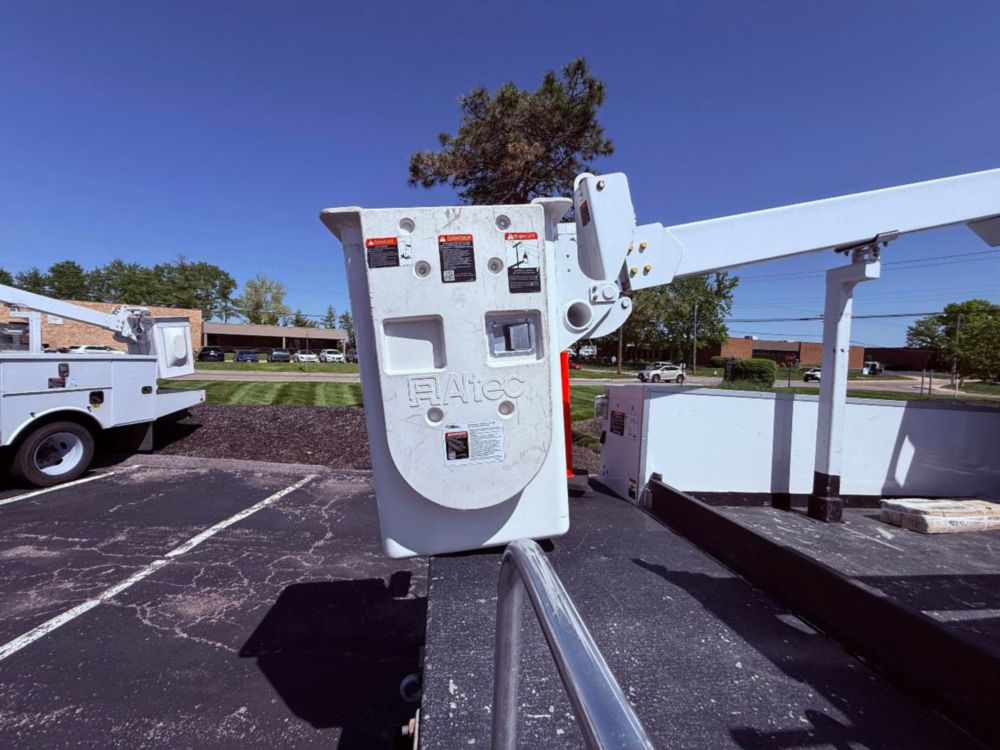 2022 Dodge 5500 4x4 Diesel Altec AT-235 Bucket Truck
