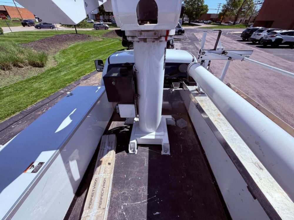2022 Dodge 5500 4x4 Diesel Altec AT-235 Bucket Truck