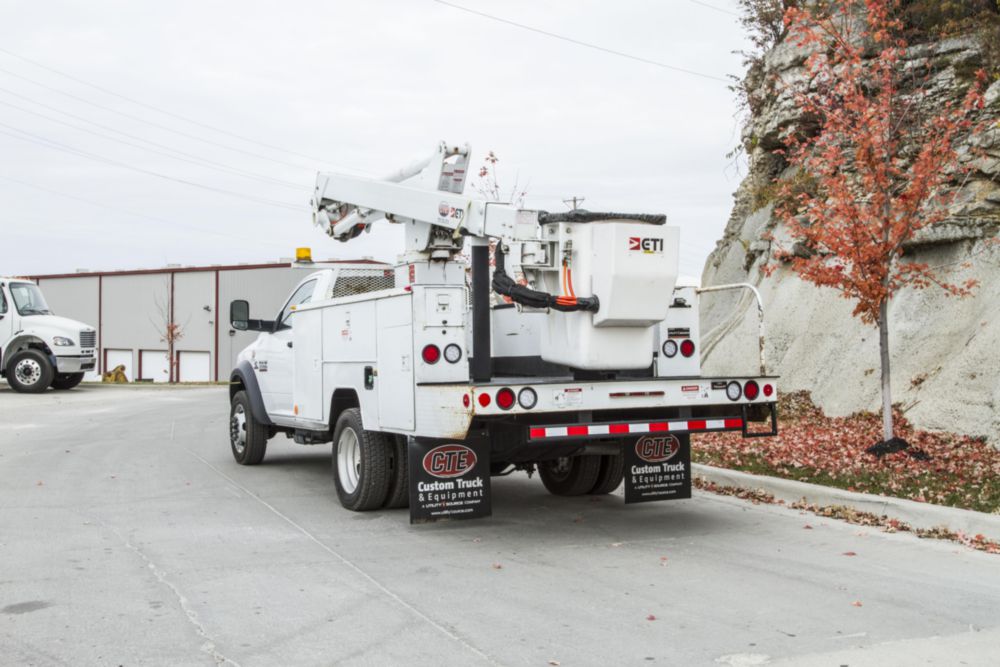 37 ft Insulated Telecom Bucket Truck