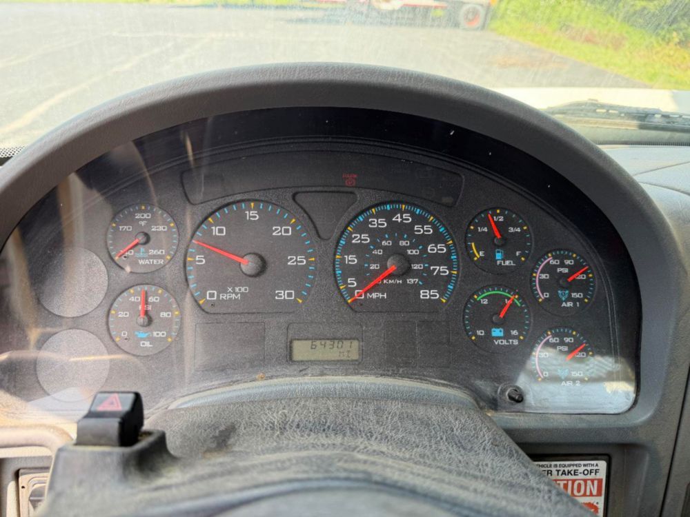 2002 Int'l 4400 Terex Commander 4047 Digger Derrick Truck