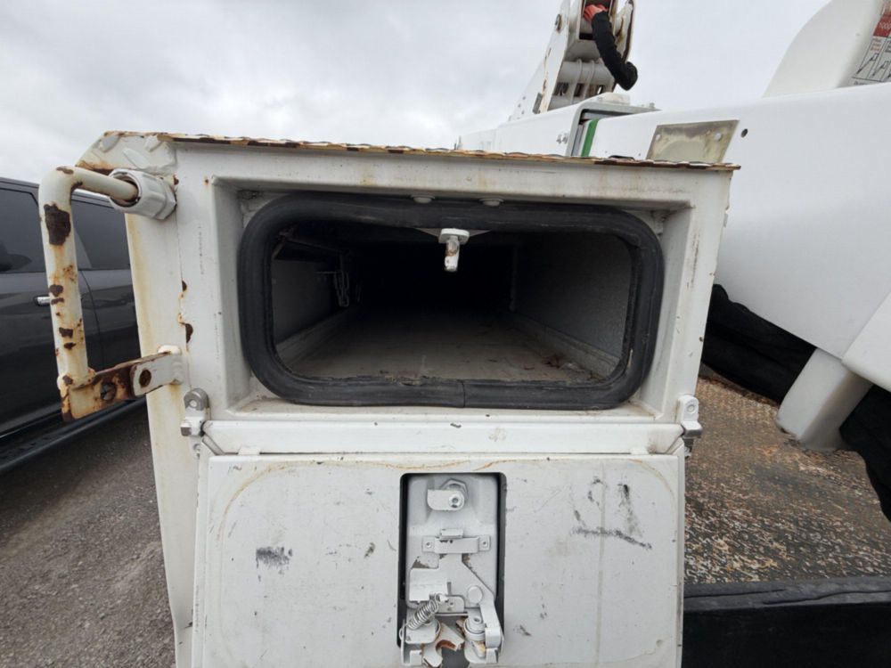 2019 Ford F-550 4x4 Versalift VST-40I Material Handler Bucket Truck