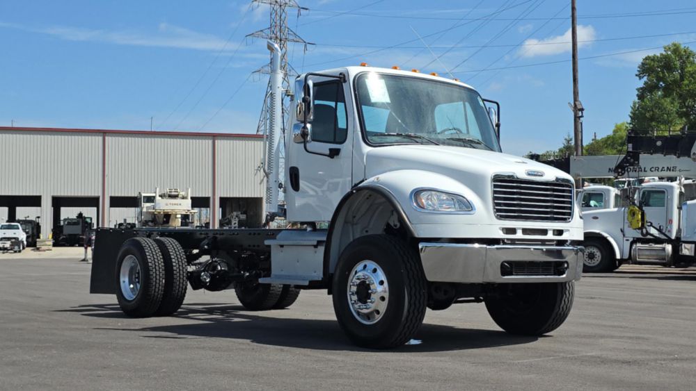 2020 Freightliner M2106 4x4 Cab & Chassis