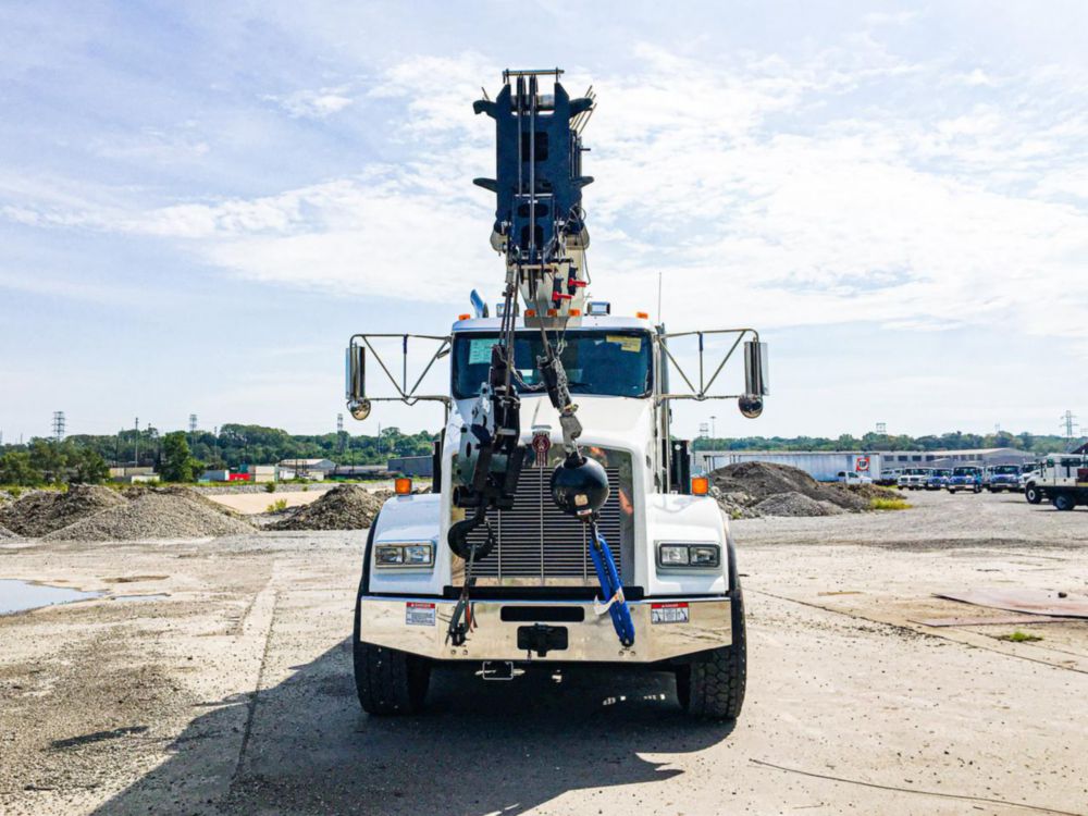 60 tons 151 ft Boom Truck