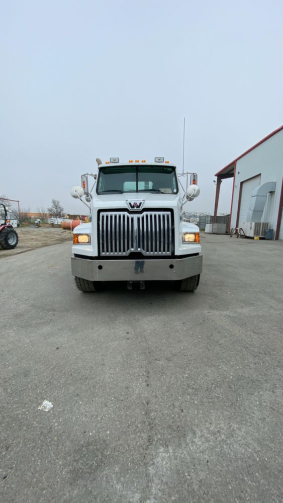 2018 Western Star 4700SB 6x4 Equipment Hauler
