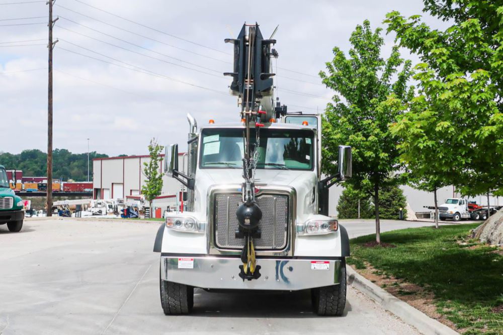 55 tons 128 ft Boom Truck